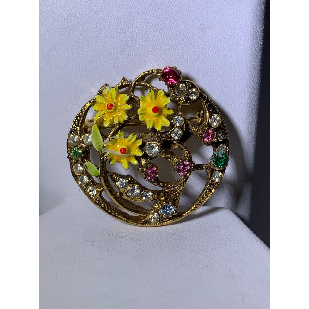 Art Vintage Jeweled And Enameled Round Floral Brooch